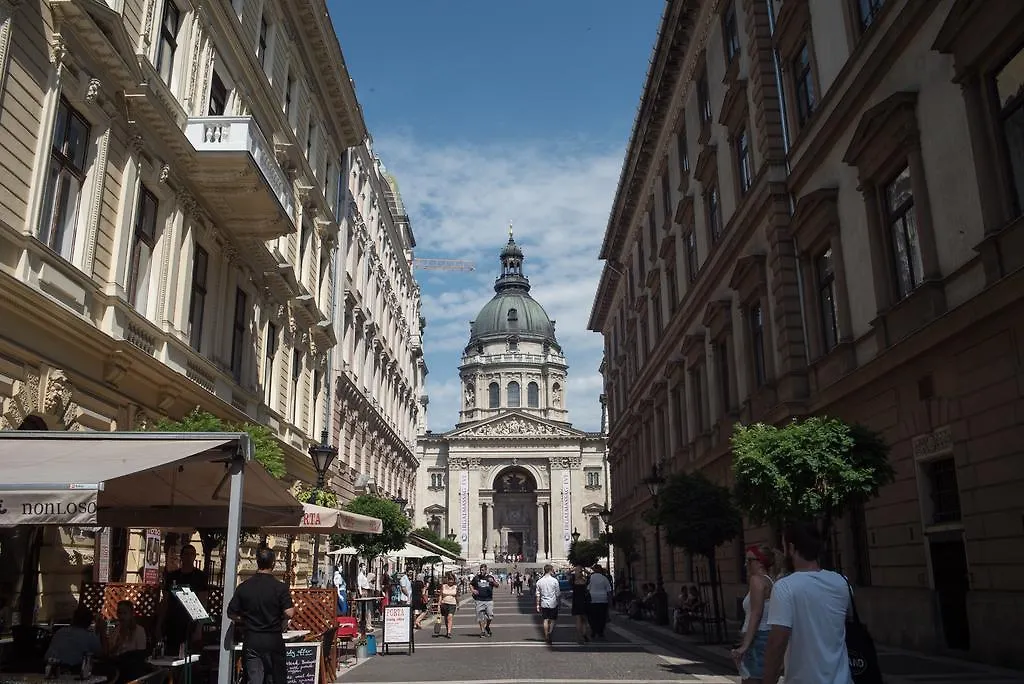 アパート Ariel Studio Close To St. Stephen Basilica ブダペスト