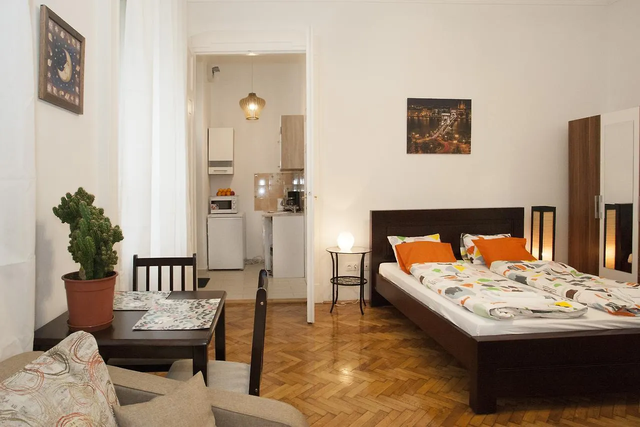 Ariel Studio Close To St. Stephen Basilica 부다페스트 아파트